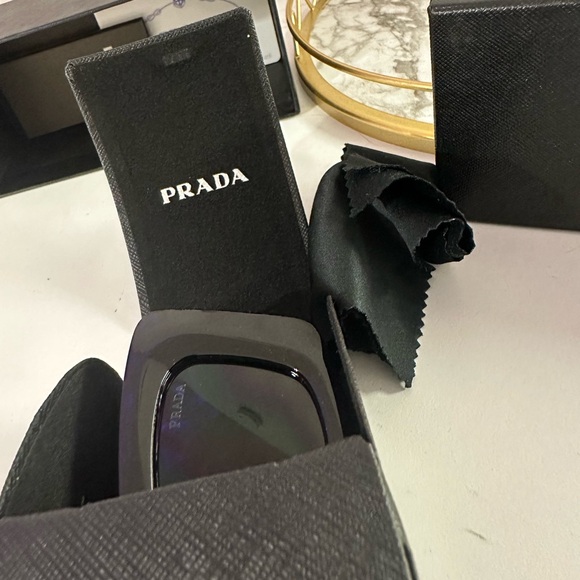 Prada sunglasses black with triangle logo - Picture 3 of 5